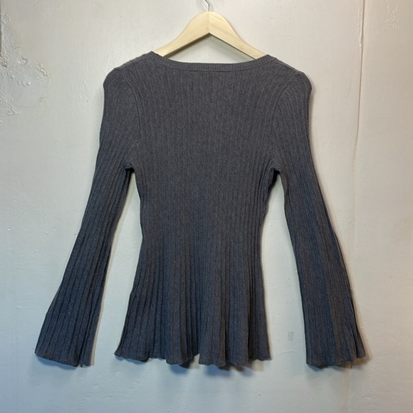 CYRUS Fitted Round Neck Flair Bottom Bell Sleeve Grey Flirty Sweater  -S- #0024 - Picture 6 of 10